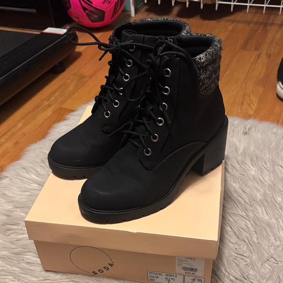 Soda Women's Black Lace Up Boots - Picture 1 of 2